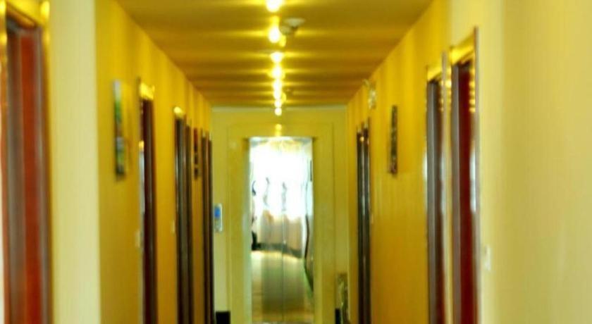 Greentree Fta Waigaoqiao Free Trade Zone North Subway Station Shell Hotel
